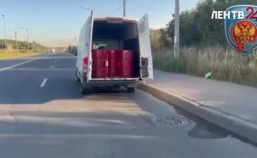 Нелегальную перевозку алкоголя пресекли сотрудники ГАИ в Пушкинском районе Петербурга