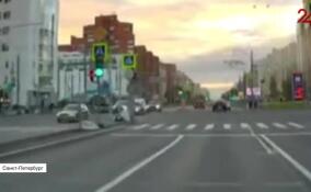 Полицейские выясняют обстоятельства ДТП в Петербурге