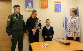 В Киришском районе родным двоих погибших участников СВО вручили их награды