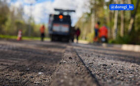 Дорожники ремонтируют участок от Кингисеппа в сторону Порхово