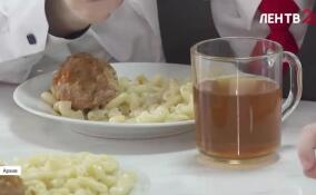 Мигранты в Ленобласти не смогут работать в компаниях, которые поставляют еду для бюджетных учреждений