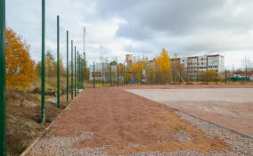 Универсальную спортплощадку строят в Селезнево