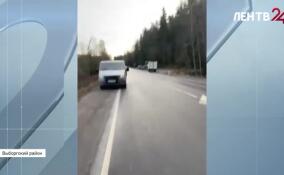 В Выборгском районе из-за гололеда в ДТП пострадали пять автомобилей