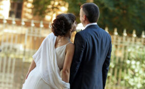 Почти половина опрошенных петербуржцев получала неудачные свадебные подарки