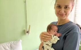 В Ленинградском областном перинатальном центре выходили новорожденного весом 810 граммов