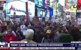 В США госслужащие выстраиваются в огромные очереди за бесплатной едой