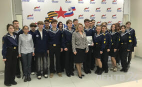 Подростки посетили выставку «Отец Героя» в Гатчине