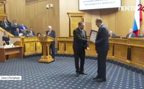 Работники автомобильного и городского пассажирского транспорта отмечают профессиональный праздник