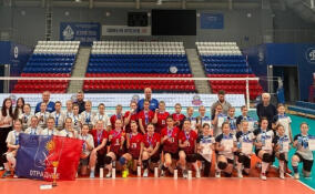 В Сосновом Бору определили сильнейших среди юных волейболисток региона