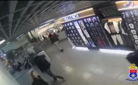 Уроженца Брянской области задержали за кражу бейсболки в Пулково