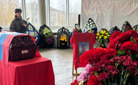 В Лодейном Поле проводили в последний путь участника СВО Ивана Афонина