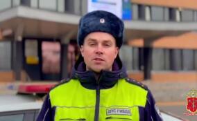 Сотрудники ДПС пришли на помощь водителю загоревшегося грузовика на трассе А-120