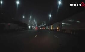 На белорусско-литовской границе скопилась вереница фур и гражданских автомобилей