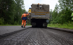 В Ленобласти отремонтировали свыше 100 км дорог в 2025 году