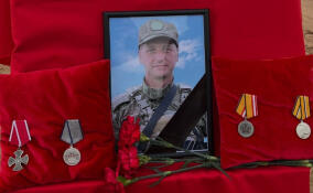 В Тихвине простились с героем СВО Александром Михайловым