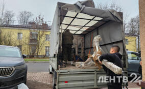 Молодежная общественная палата Ленобласти привезла в школы новый спортинвентарь