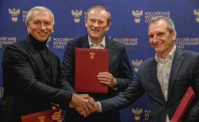 Александр Дрозденко подписал соглашение с президентом РФС о развитии футбола в Ленобласти