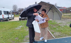 Людмила Нещадим проверила школу, амбулаторию и укрытия в Малом Верево