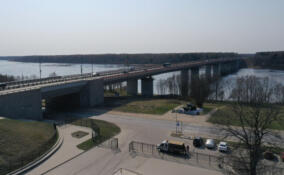 Проезд по трассе Р-21 «Кола» ограничат 18 ноября из-за разводки Ладожского моста