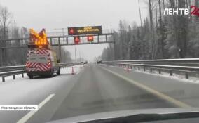 Авария с участием легкового автомобиля с прицепом произошла на 483-м километре трассы М-11 «Нева»