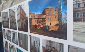 Ленинградские строители продолжают восстанавливать поврежденные здания на Донбассе