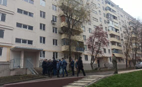 Александр Дрозденко оценил ход восстановления и строительства домов в Мариуполе