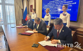 В Ленобласти подняли минимальную зарплату до 27 440 рублей