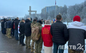 Участники сборов «От Победы к Победе» возложили цветы к мемориалу «Героям СВО» в Кудрово
