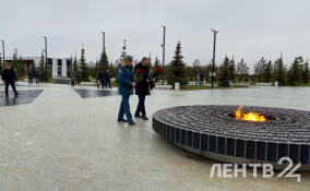 Александр Дрозденко и Александр Куренков возложили цветы к мемориалу жертвам геноцида в Зайцево