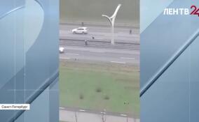 В Петербурге подростки перебегали ЗСД. Полицейские устанавливают обстоятельства