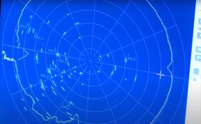 На месте падения обломков в Лужском районе работают оперативные службы