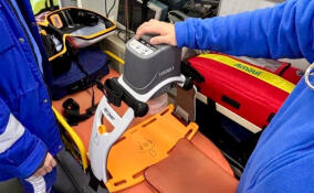 Реанимационная бригада СМП Кировского района получила аппарат для искусственного массажа сердца