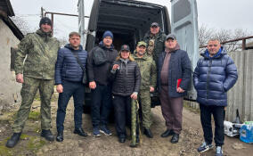 Делегация из Всеволожского района привезла новогодние подарки и гумпомощь в Енакиево