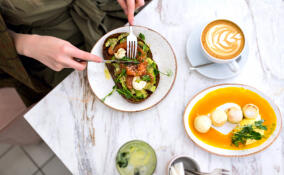 Петербург вошёл в лидеры по числу мест для ранних завтраков