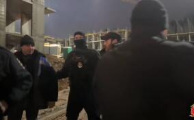 На двух стройобъектах в Мистолово прошел масштабный полицейский рейд