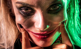 «Улыбка Джокера» и другие опасные тренды из соцсетей: как подростки рискуют здоровьем