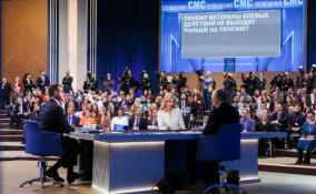 Путин объяснил, почему в России пропадает мобильная связь