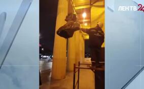 Бюст Владимира Ленина установили на станции Петербургского метрополитена