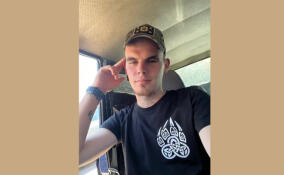 В поселке Плодовое простились с участником спецоперации Максимом Сироткиным