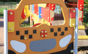 Прокуратура потребовала отремонтировать детские площадки в поселках Горы, Мичуринское и Севастьяново