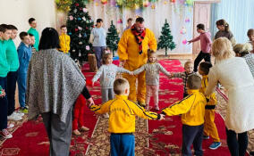 Театр «На Литейном» привез праздник в Енакиево