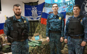 Приставы Кингисеппского района передали гуманитарный груз в зону СВО
