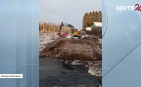 Строители приступили к демонтажу моста через реку Михалевка