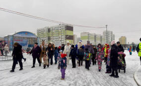 По территории Заневского поселения прокатился волшебный кортеж Деда Мороза