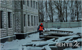 На стройках социальных объектов в Ленобласти возобновилась работа