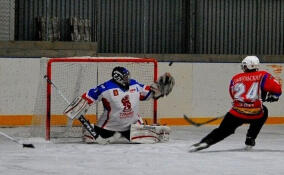 На льду «Юности» выбрали сильнейших: «Приозерск» взял золото в напряженном турнире