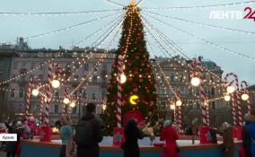 Главные городские елки Тихвина и Луги вышли в полуфинал всероссийского конкурса новогодних деревьев