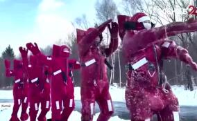 Китайские экстремалы занимаются айс-флоатингом в городе Ичунь