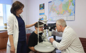 Петербургские врачи спасают зрение подростку после взрыва петарды