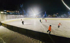 На Юбилейной площади Всеволожска открылся бесплатный каток